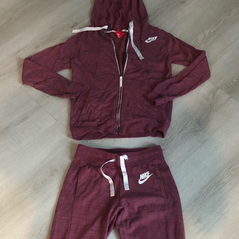 Nike two piece sweat suit - crop pants and hoodie
